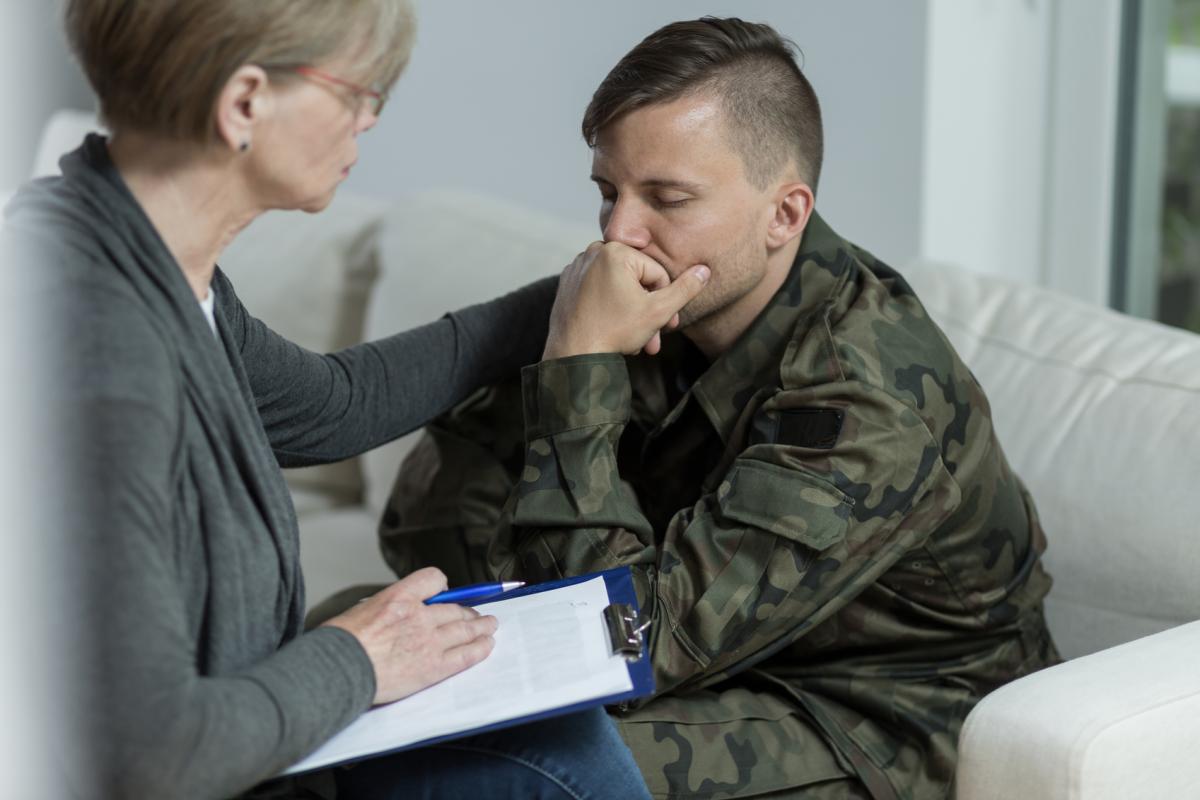 Veteran talking to doctor photo